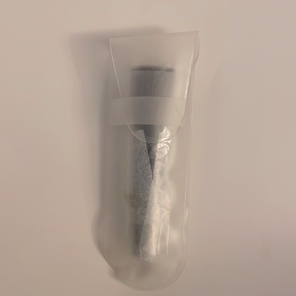 Mary Kay Mineral Foundation Brush - Picture 2 of 2